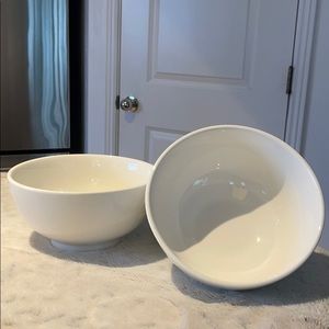 Set of 2 - 9” round dowls 🥗🥙🧆😍♥️